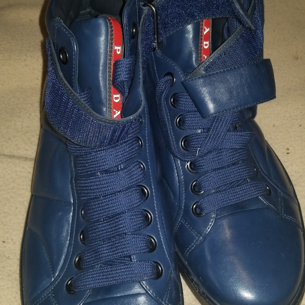 New Never worn-Prada men